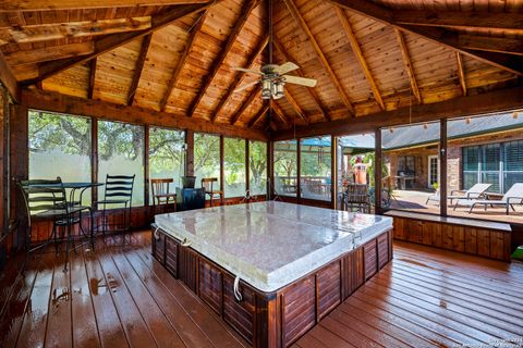 A home in Floresville