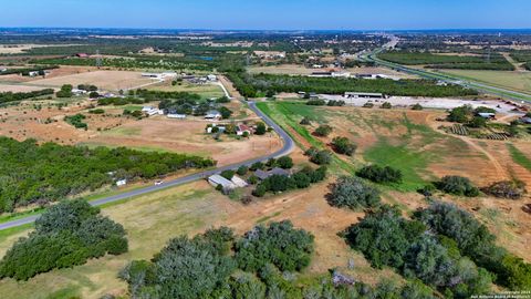 A home in Floresville