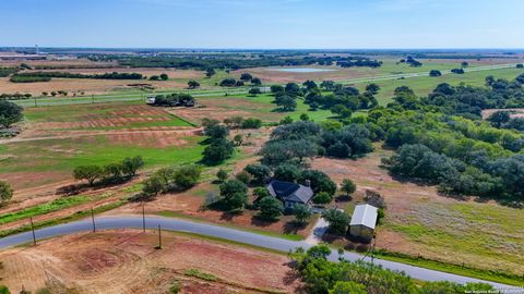 A home in Floresville