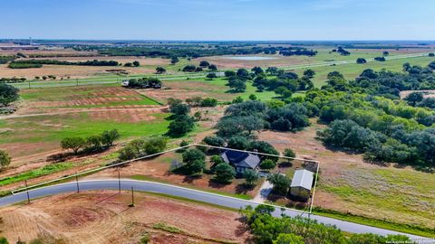 A home in Floresville