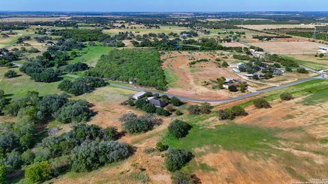 A home in Floresville