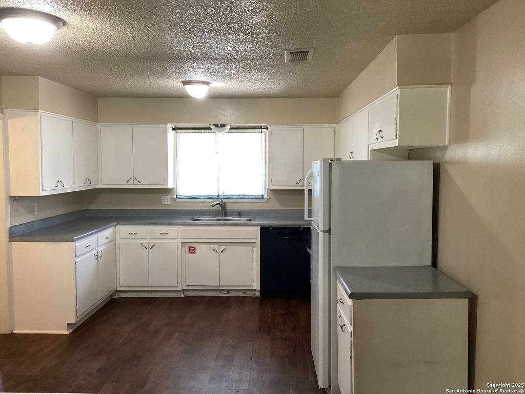 Photo of 6108 Evers, Leon Valley, TX 78238 (MLS # 1912711)