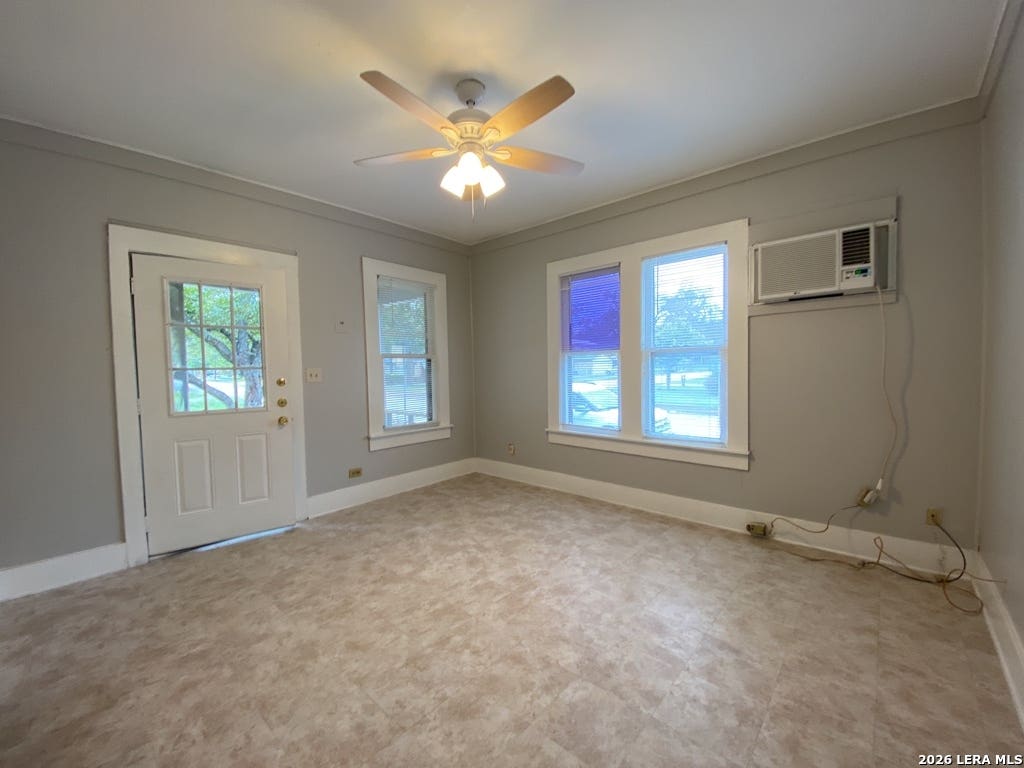 Photo of 405 S WASHINGTON AVE, New Braunfels, TX 78130 (MLS # 2007437)