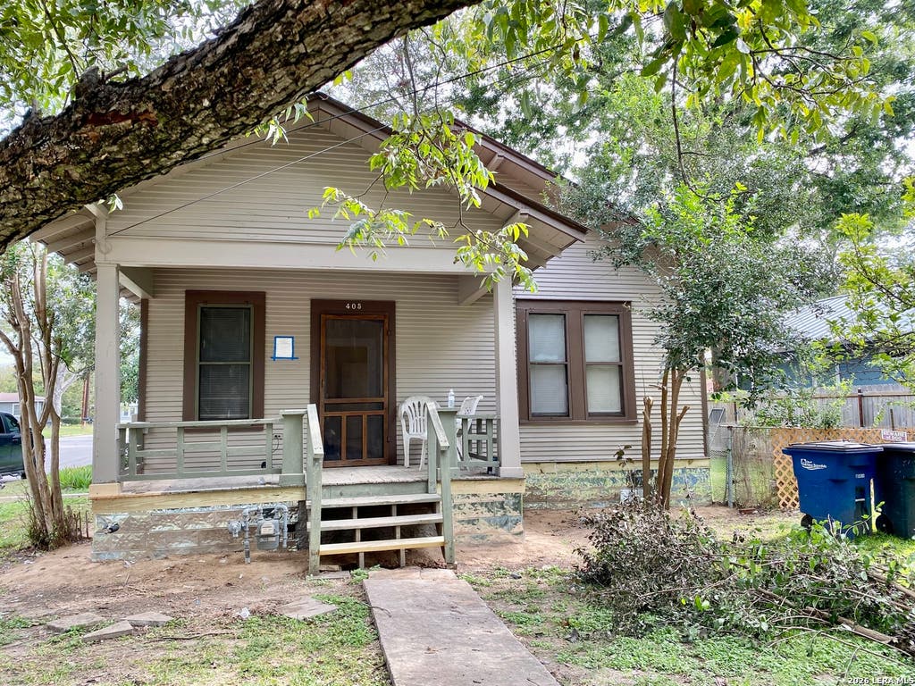 Photo of 405 S WASHINGTON AVE, New Braunfels, TX 78130 (MLS # 2007437)