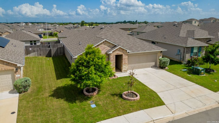 Photo 1 of 24 — 908 PRONGHORN TRL, Seguin, TX 78155