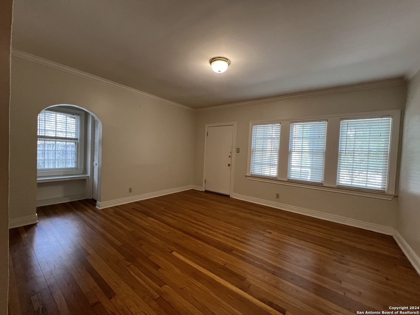 308 E ROSEWOOD AVE 1