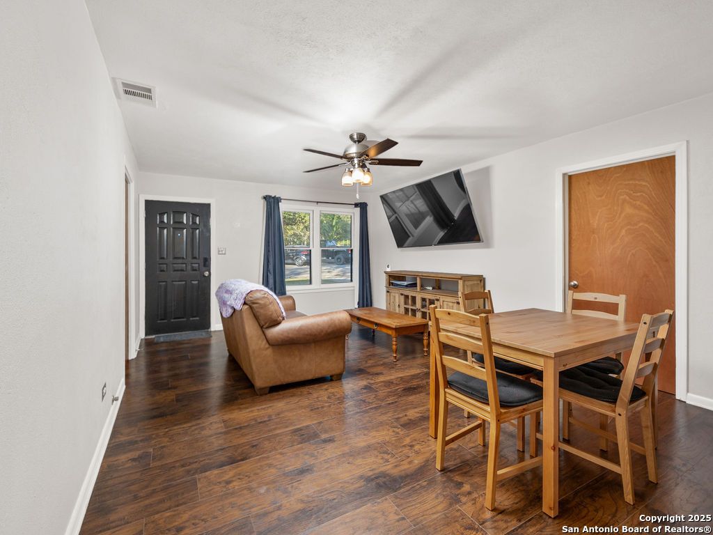 Photo of 1407 6th, Floresville, TX 78114 (MLS # 1907007)