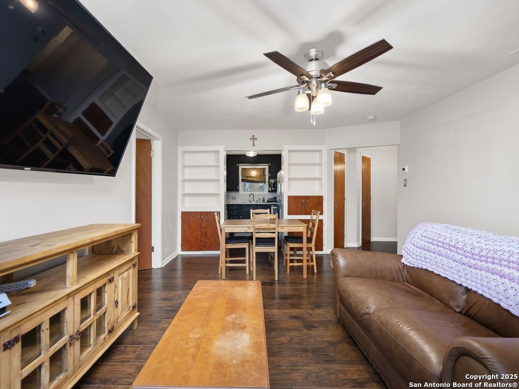 Photo of 1407 6th, Floresville, TX 78114 (MLS # 1907007)