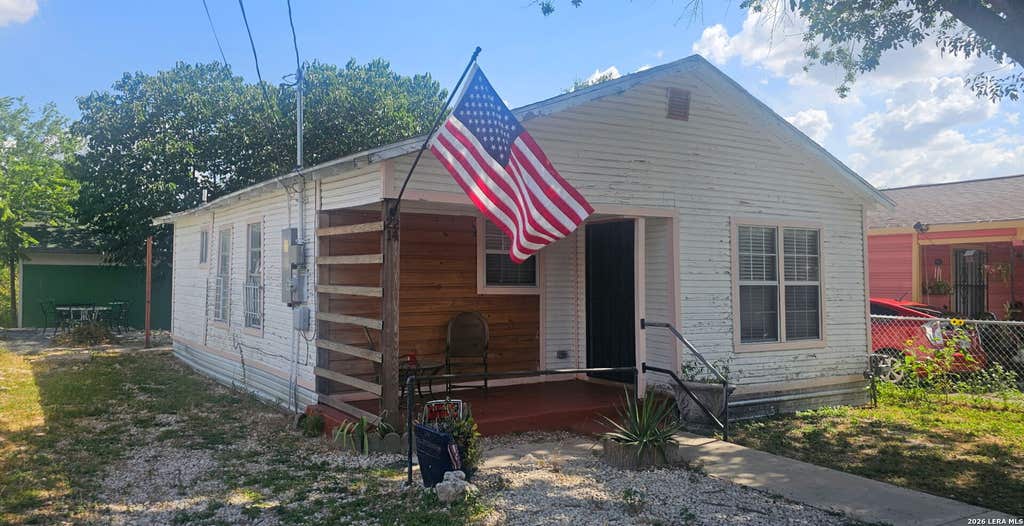 Photo of 2214 Menchaca, San Antonio, TX 78207 (MLS # 2008089)