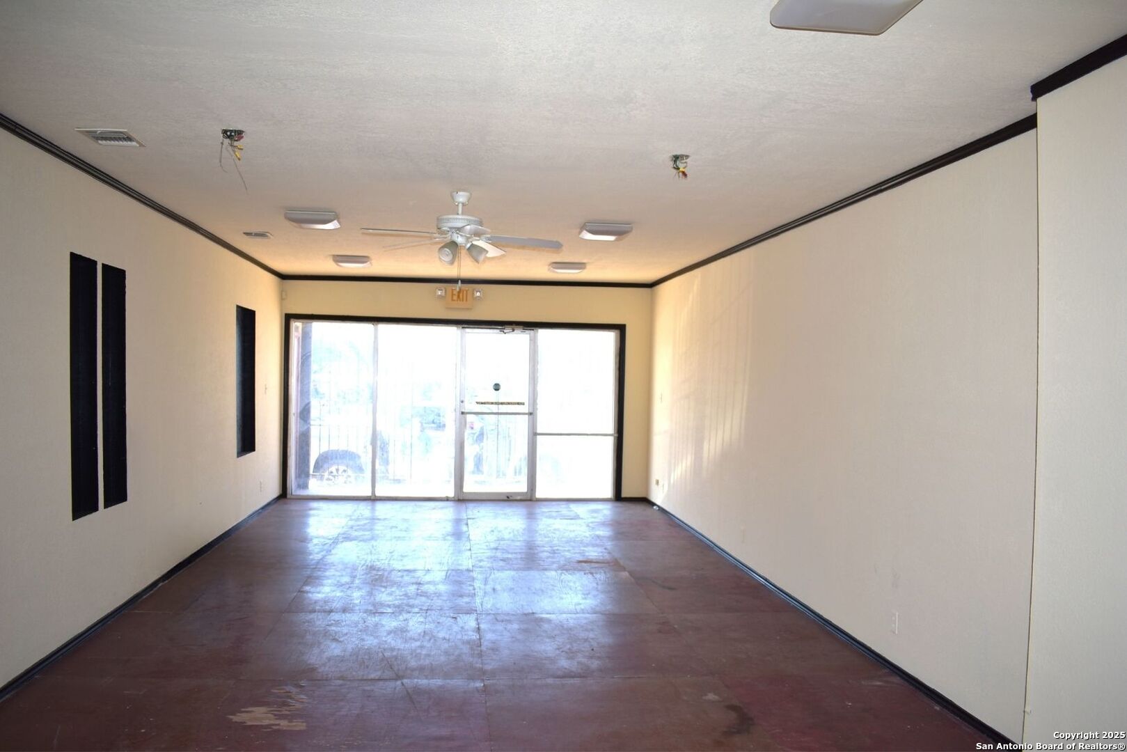 1015 W Hildebrand Ave