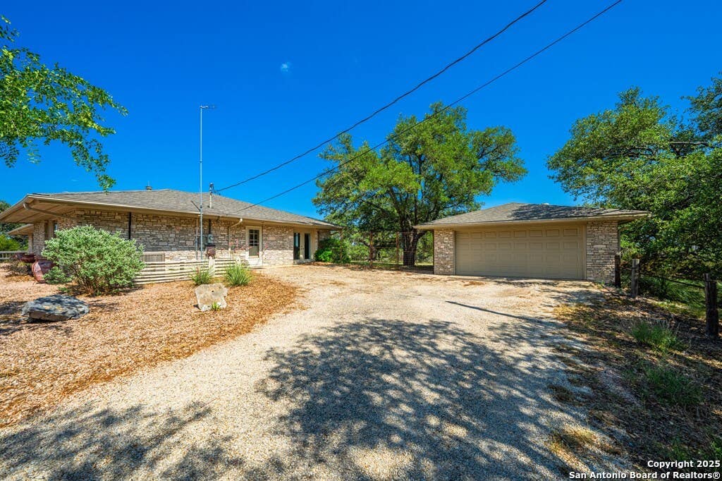 Photo of 113 Indian Bluff Dr., Kerrville, TX 78028 (MLS # 1894740)