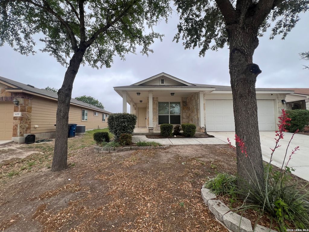 Photo of 663 Tom Kemp Dr, New Braunfels, TX 78130 (MLS # 1956488)