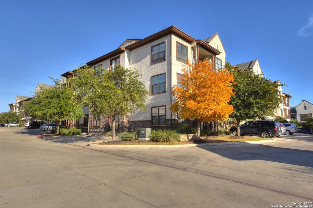 Photo of 7342 Oak Manor 7104 #7104, San Antonio, TX 78229 (MLS # 1929941)