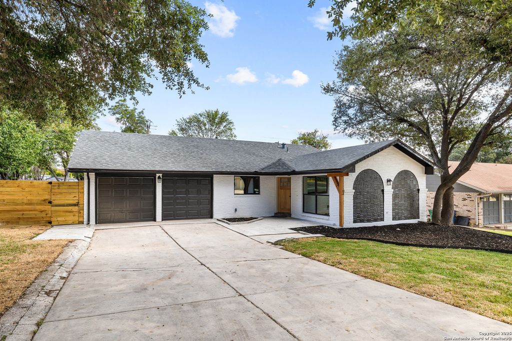 Photo of 10322 Tioga, San Antonio, TX 78230 (MLS # 1915679)