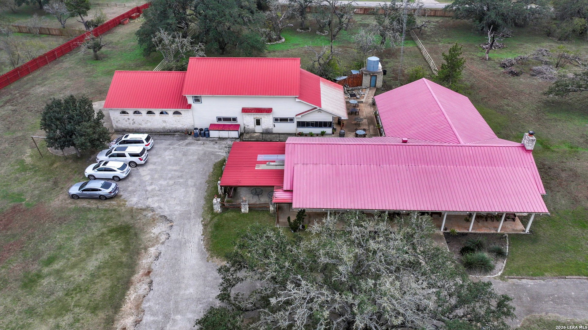 292 W BARTLETT DR