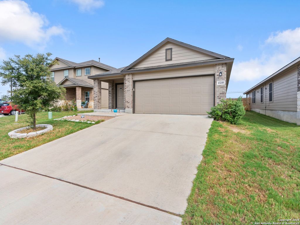Photo of 13218 Desana Springs, St Hedwig, TX 78152 (MLS # 1898287)
