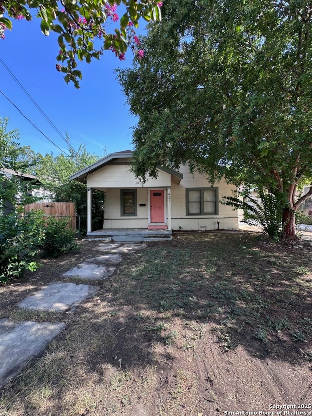 Photo of 407 E Drexel, San Antonio, TX 78210 (MLS # 1889210)