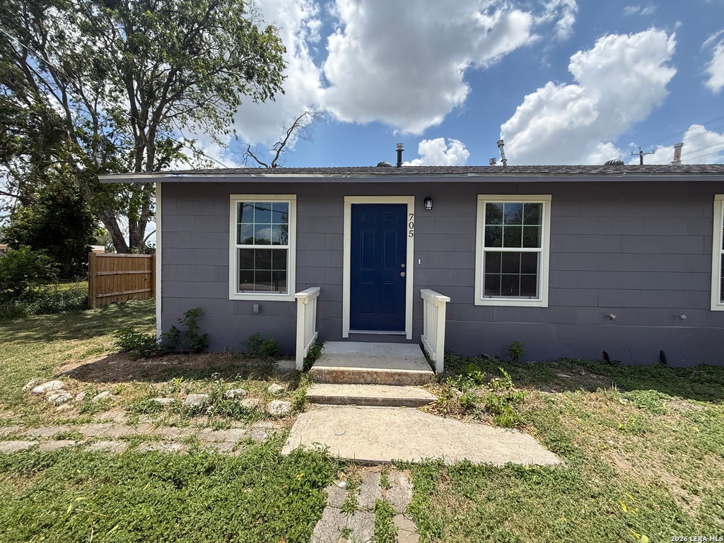 Photo of 705 CROCKETT DR, Universal City, TX 78148 (MLS # 2011371)