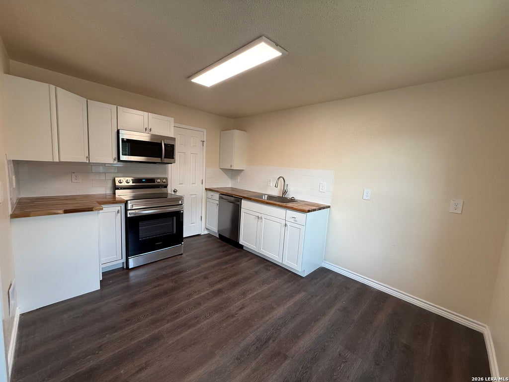 Photo of 705 CROCKETT DR, Universal City, TX 78148 (MLS # 2011371)