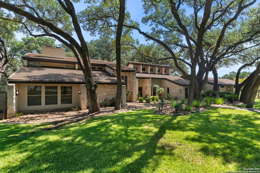 Photo of 8707 Paisano Pass, San Antonio, TX 78255 (MLS # 1913384)