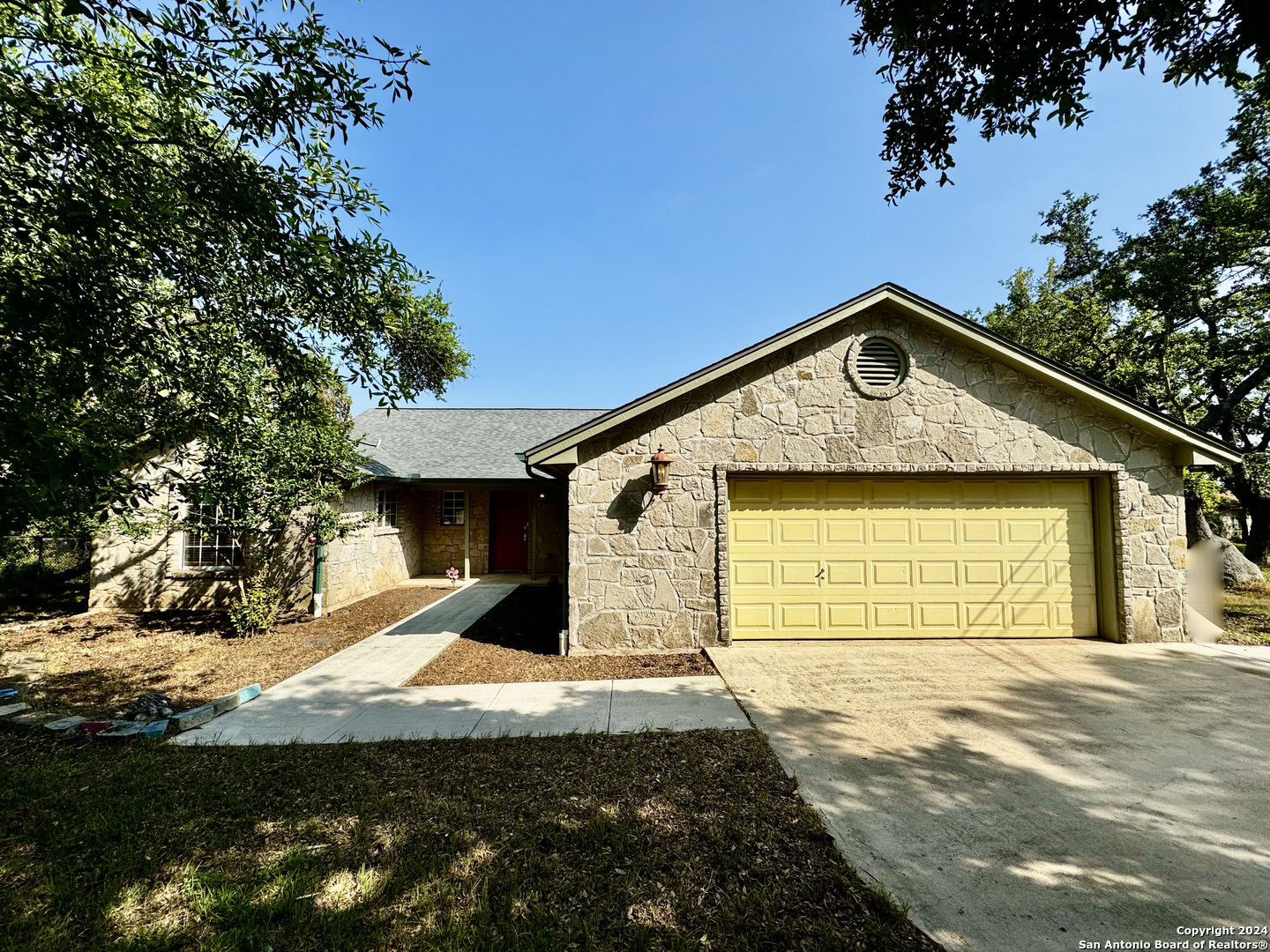 740 DEER CROSS LN