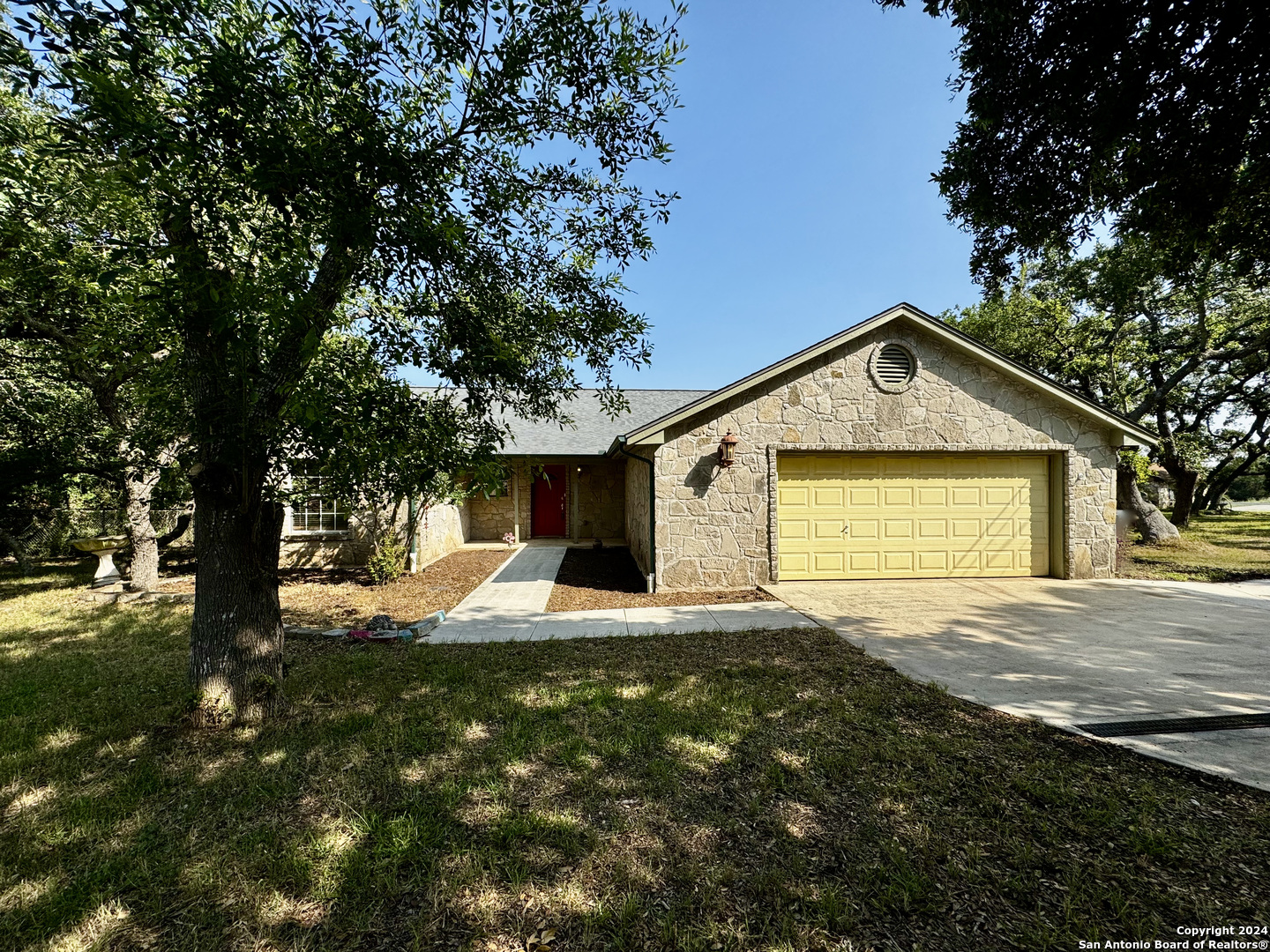 740 DEER CROSS LN