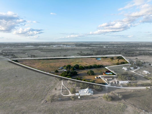 425 SEAWILLOW RD, LOCKHART, TX 78644 - Image eb89dfcb24c5f5ecc185ffd68d2308f7/3438355652