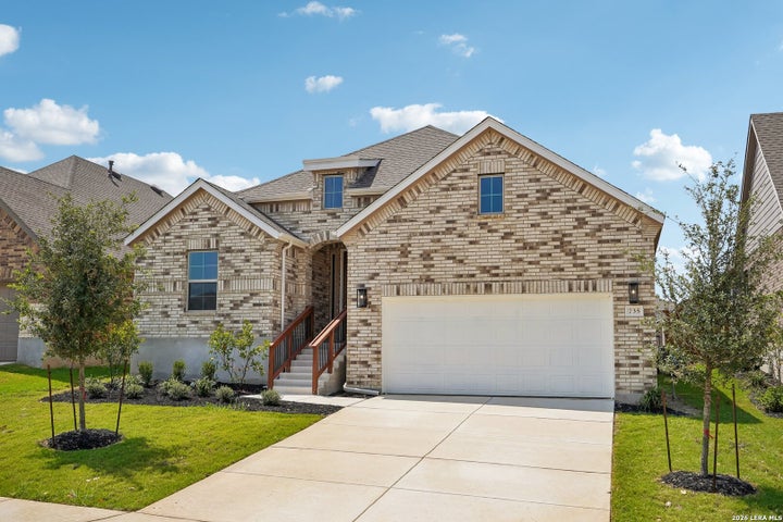 Photo 1 of 25 — 735 Navarro Street, New Braunfels, TX 78132