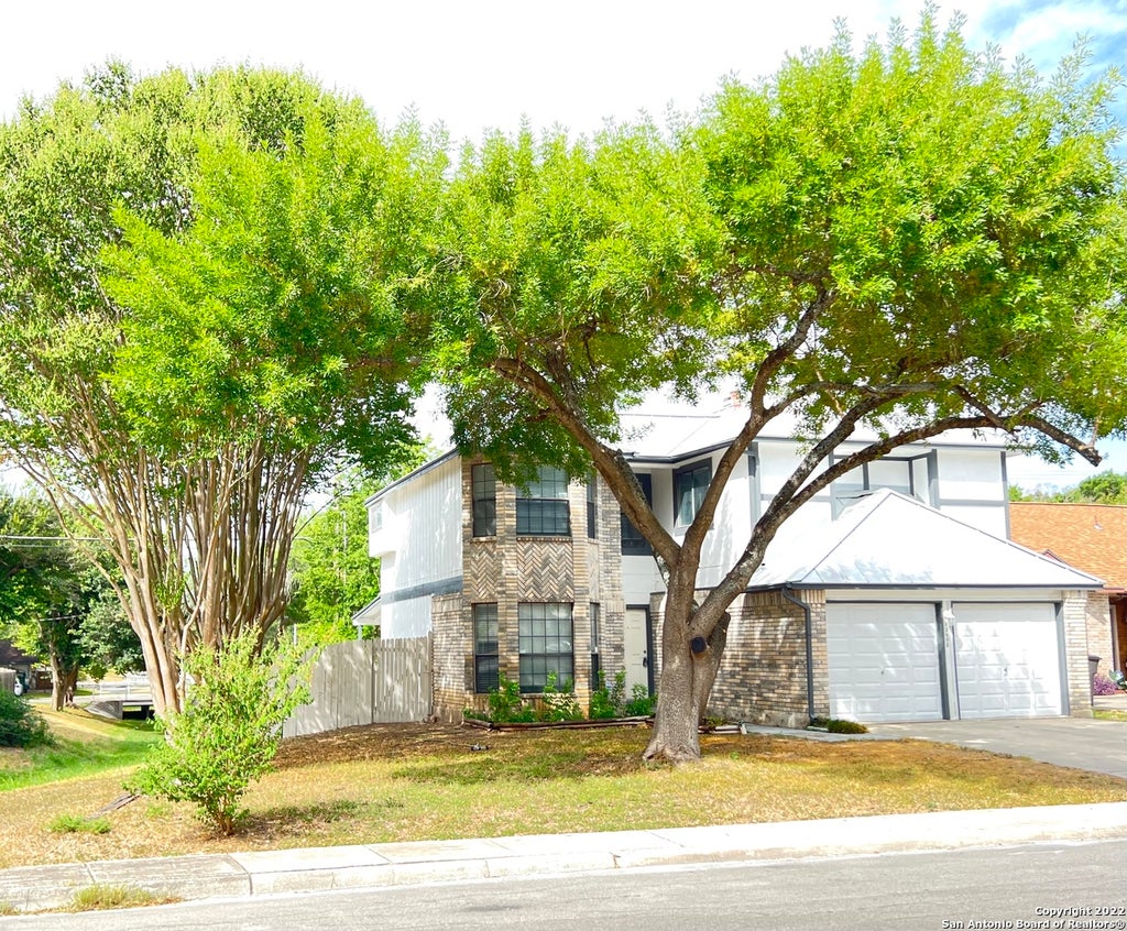 Photo of 13902 LAUREL HOLLOW DR, San Antonio, TX 78232 (MLS # 2017303)