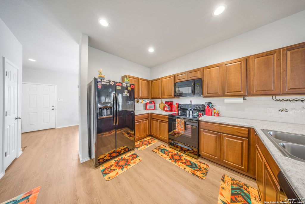 Photo of 13115 heathers reef, St Hedwig, TX 78152 (MLS # 1878244)