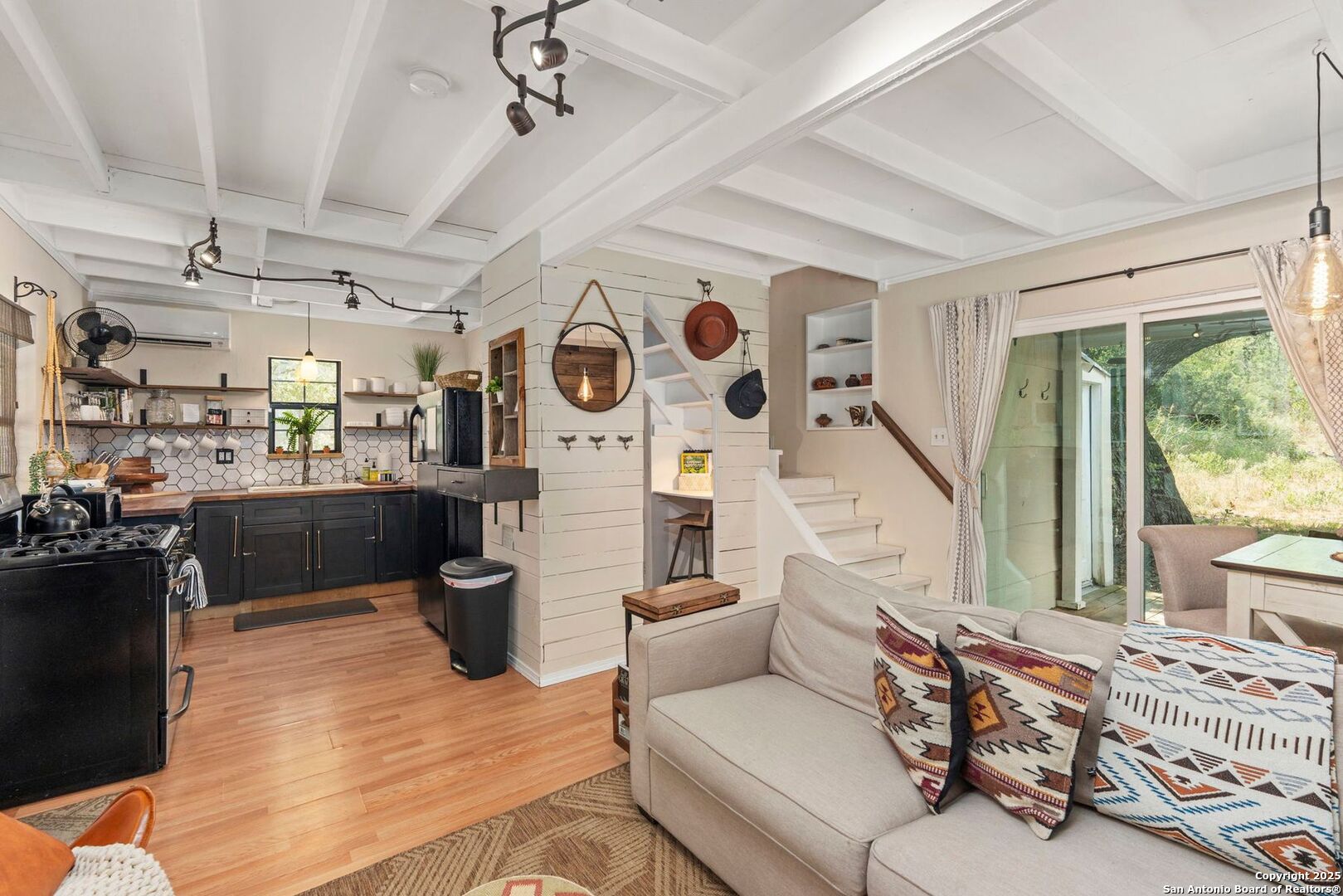231 Canyon Pass