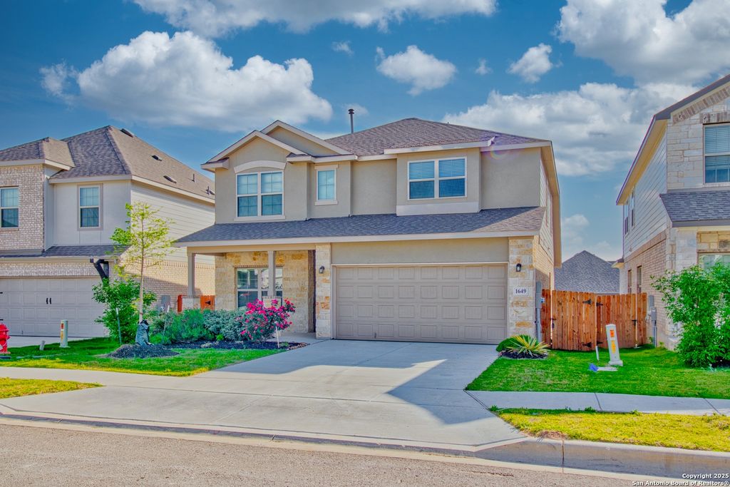 Photo of 1649 Couser Ave, New Braunfels, TX 78132 (MLS # 1958891)