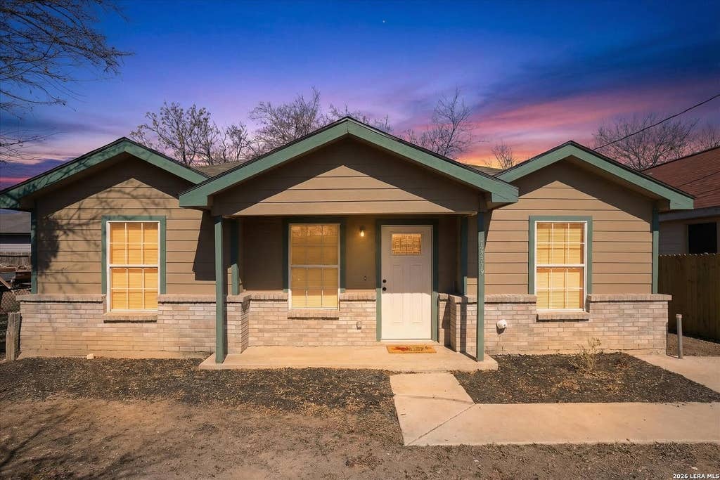 Photo of 1349 Rivas St, San Antonio, TX 78207 (MLS # 1924394)
