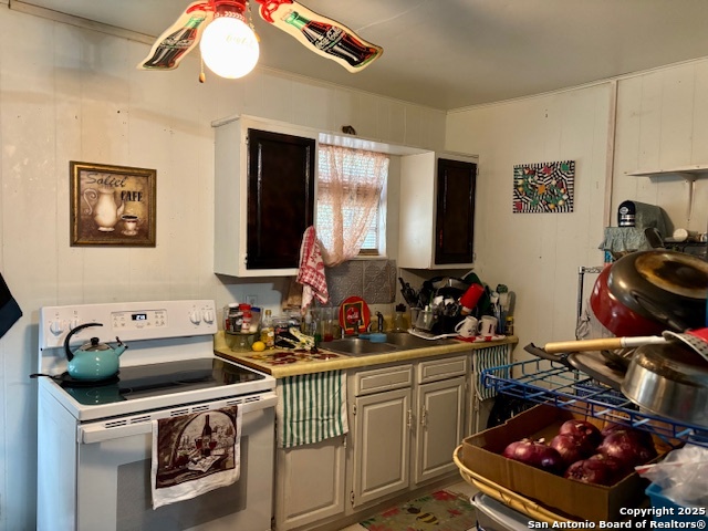 220 Avenue G