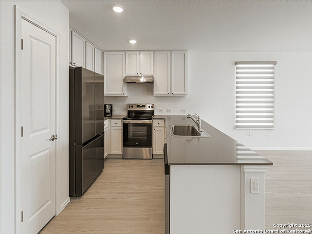 Photo of 514 Primrose Ln, San Antonio, TX 78227 (MLS # 1914429)