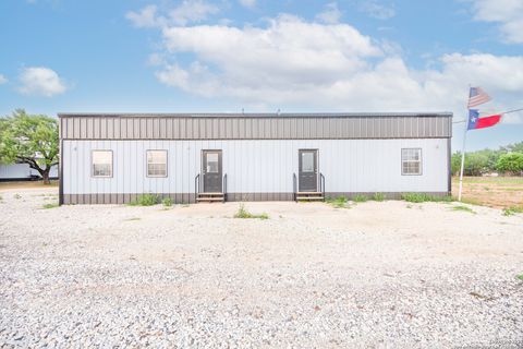 3215 Zanderson Jourdanton TX 78026