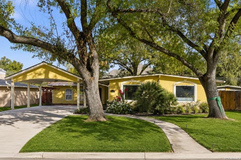 Photo of 415 CALUMET PL, San Antonio, TX 78209 (MLS # 2007626)