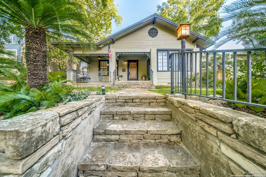 Photo of 307 ROSEMARY AVE, Alamo Heights, TX 78209 (MLS # 2000641)