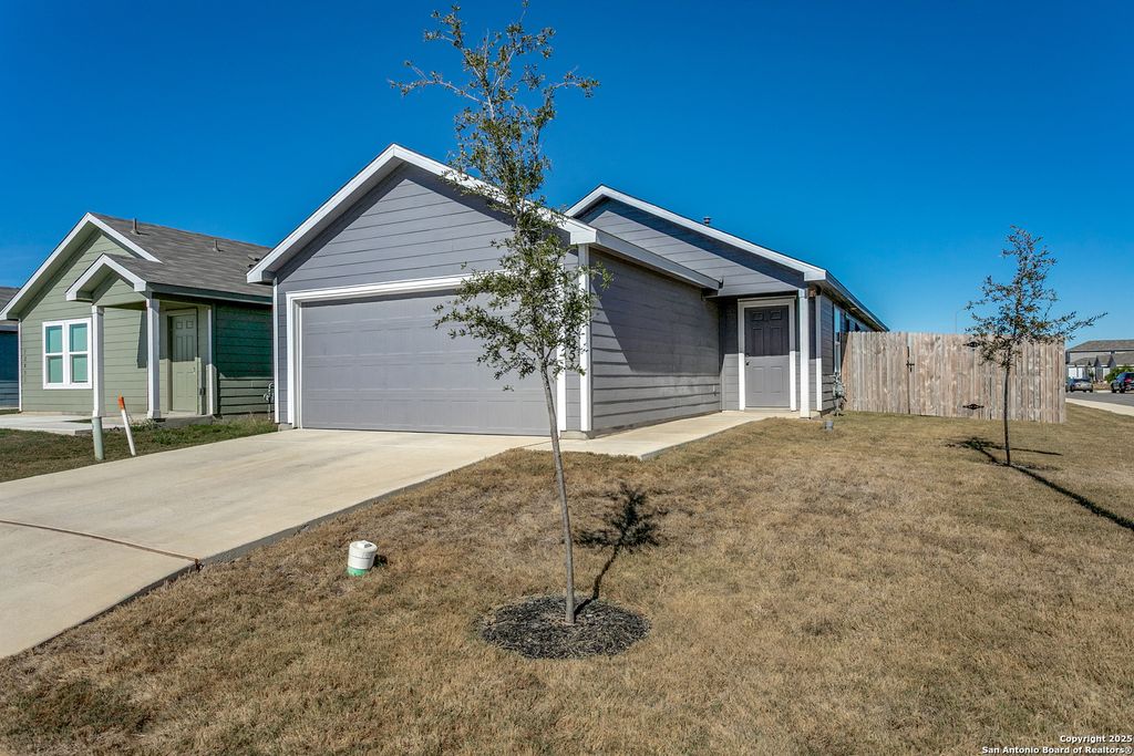 Photo of 12835 Chinali Springs, St Hedwig, TX 78152 (MLS # 1922829)