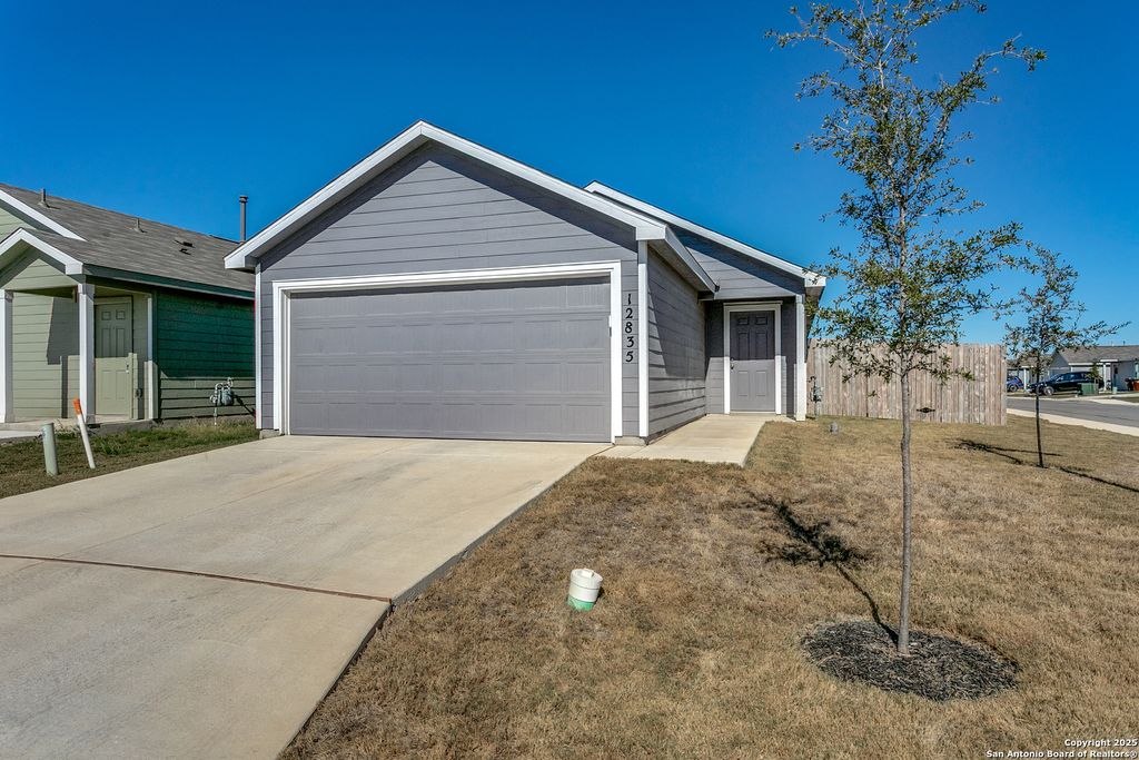 Photo of 12835 Chinali Springs, St Hedwig, TX 78152 (MLS # 1922829)