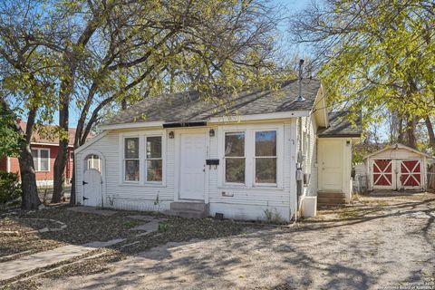 145 Francisco Lemos St Kerrville TX 78028