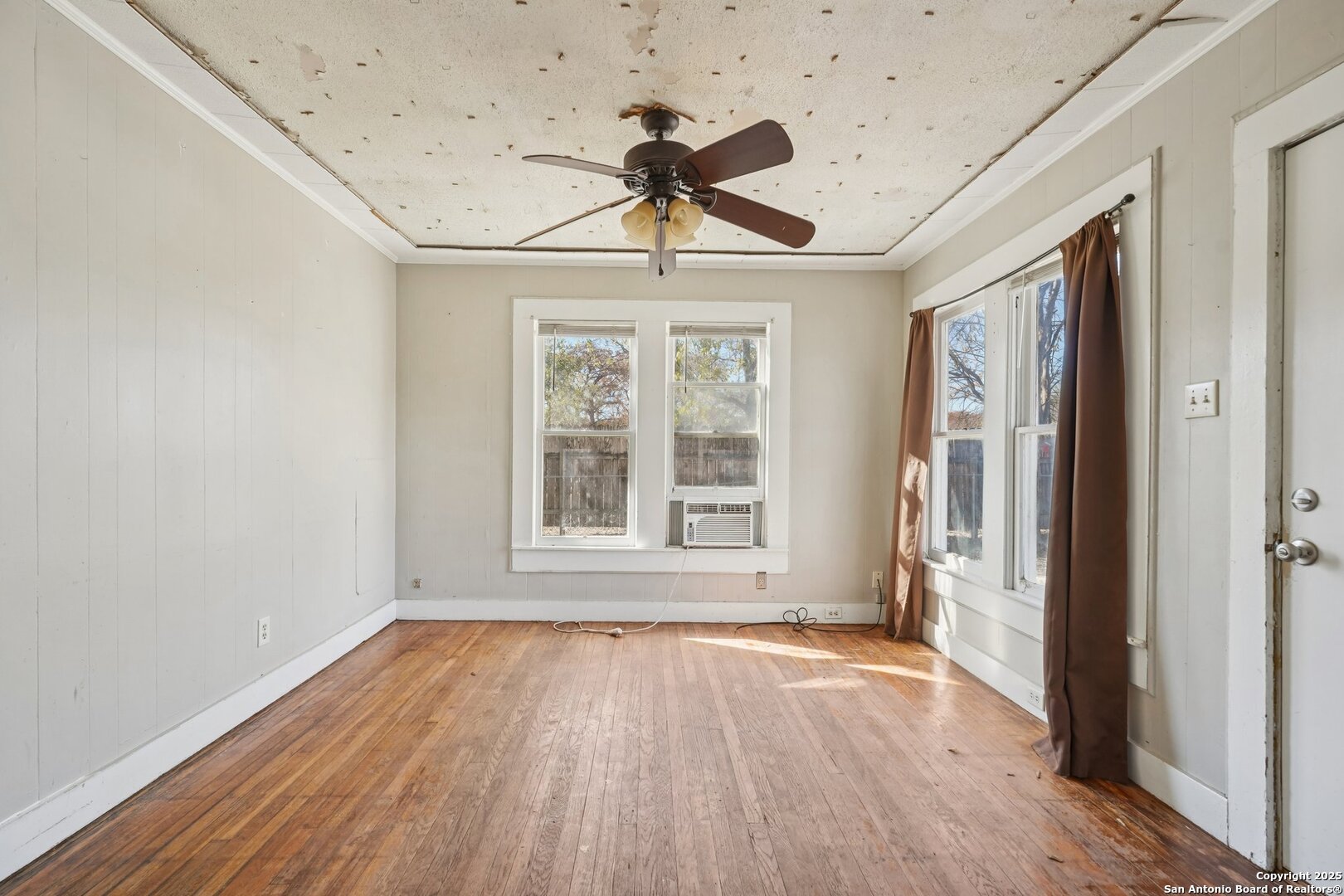 Search 145 Francisco Lemos St