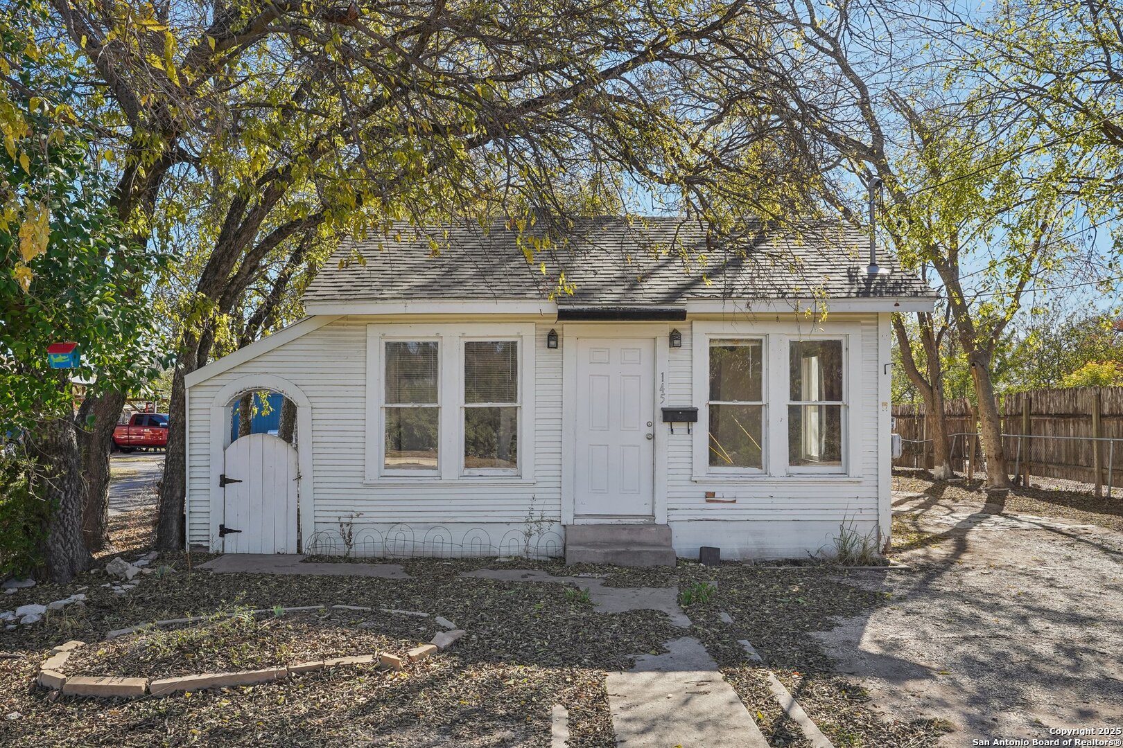 Search 145 Francisco Lemos St