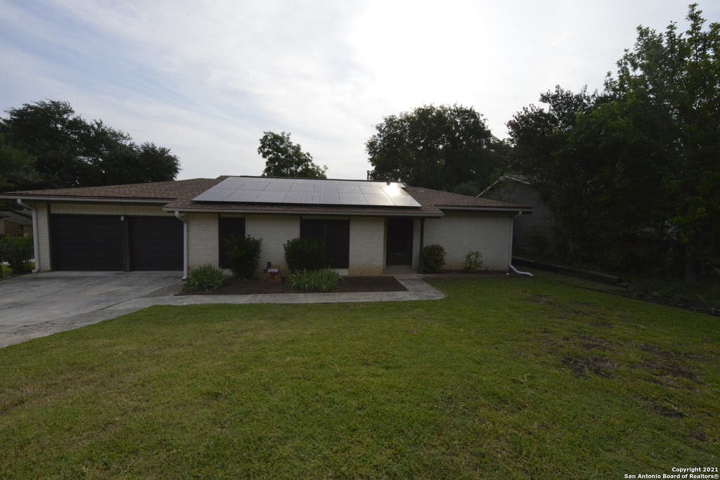 Photo of 10918 LANDS RUN ST, San Antonio, TX 78230 (MLS # 1991088)