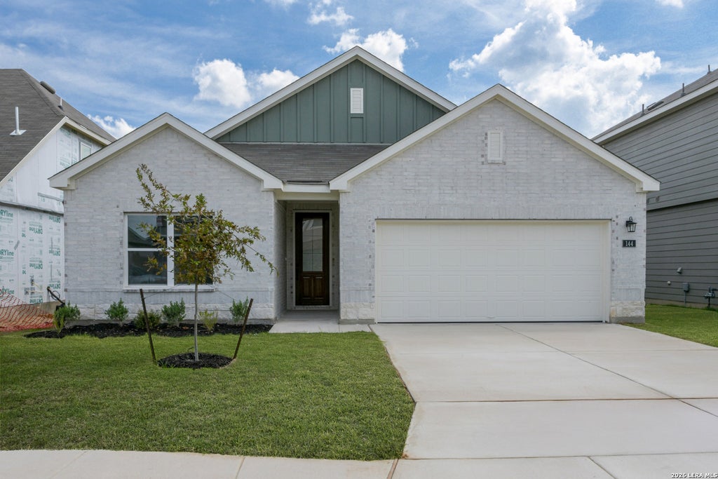 Photo of 144 Yale St, Seguin, TX 78155 (MLS # 2000454)