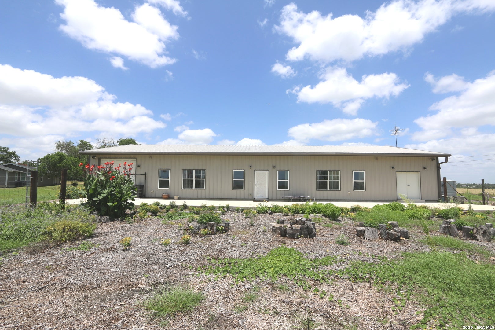 1221 N Santa Clara Rd