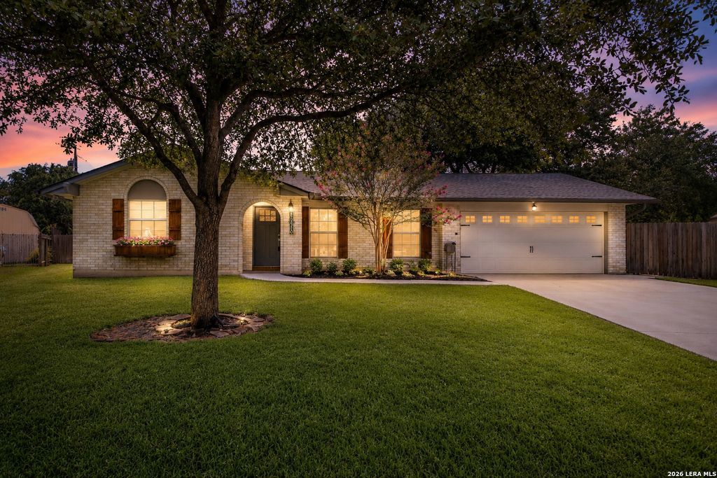 Photo of 10809 LANDS RUN ST, San Antonio, TX 78230 (MLS # 2002848)