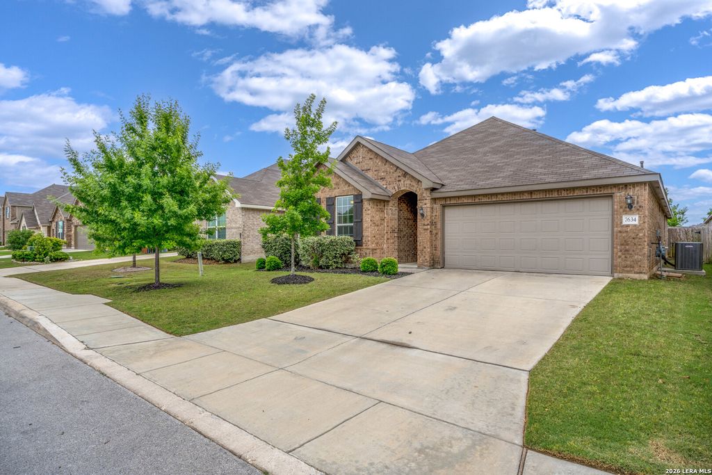 Photo of 7634 Desperado Way, Boerne, TX 78015 (MLS # 1959715)