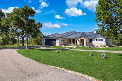 Photo of 208 RIVER RDG, Boerne, TX 78006 (MLS # 2006055)