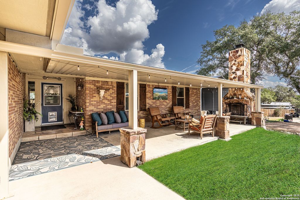 Photo of 341 Ringtail, Canyon Lake, TX 78133 (MLS # 1914183)